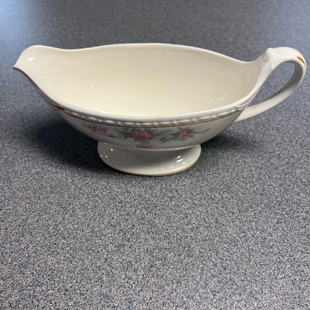 Homer Laughlin Eggshell Georgian Gravy Boat
